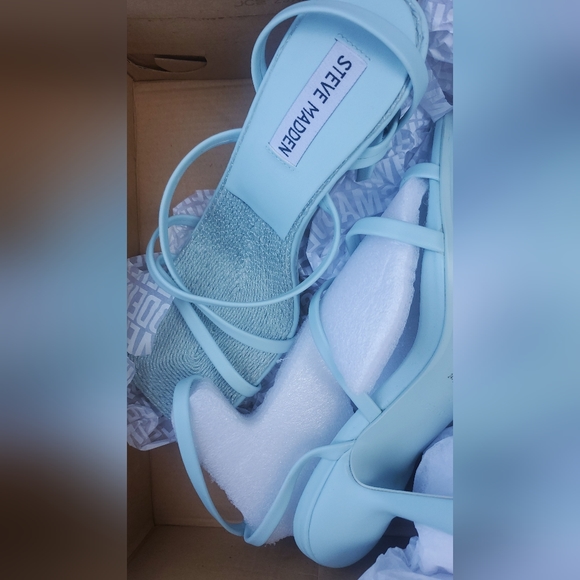 Blue Steve madden high heels size 8 - Picture 3 of 3